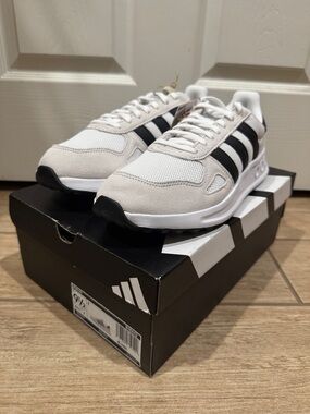 Adidas Men Run 84 Shoes (Size: 9.5)